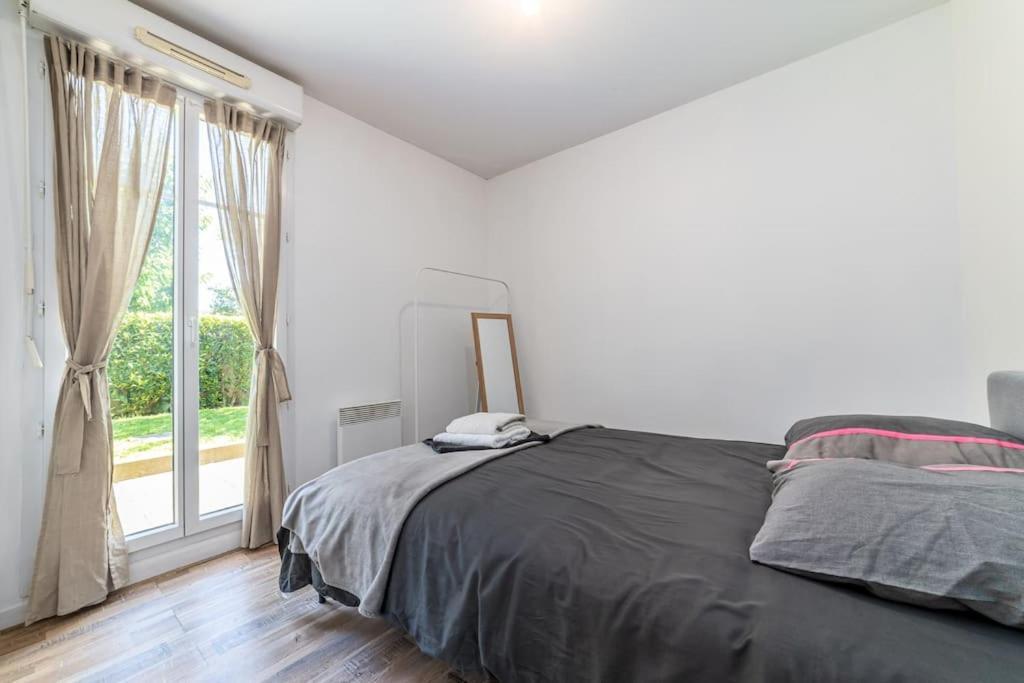 Near Disneyland Paris, 2 Parking Apartment